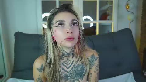 Snapshot of miss___angel chatting on June 19, 11:03 am miss___angel online show from June 19, 11:03 am