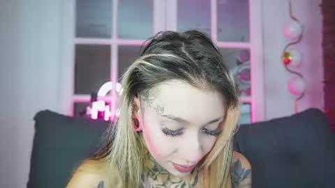 Snapshot of miss___angel chatting on June 20, 11:02 am miss___angel online show from June 20, 11:02 am