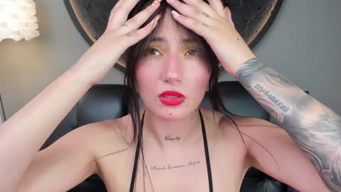 Charlotte online show from February 3, 9:29 pm