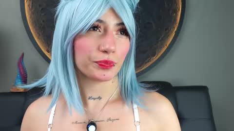 Charlotte online show from December 2, 1:39 pm