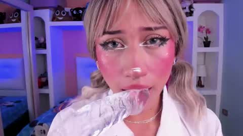 Megan online show from November 5, 6:08 pm