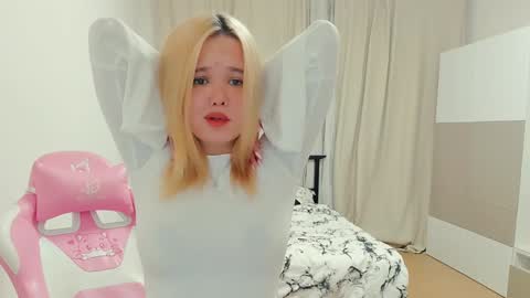 Snapshot of miss__selena chatting on January 16, 10:44 pm miss__selena online show from January 16, 10:44 pm