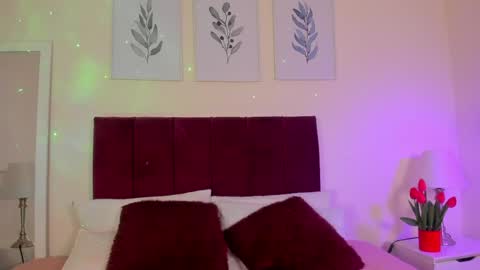 Amanda Reyes online show from April 11, 11:47 am