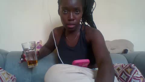 Snapshot of miss_atitude chatting on September 22, 9:44 am miss_atitude online show from September 22, 9:44 am