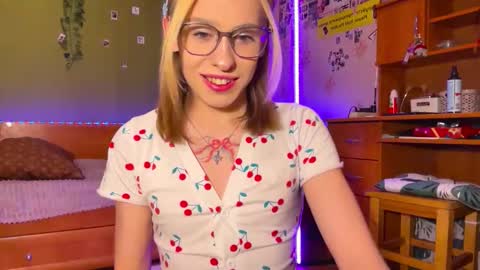 Anya online show from March 3, 4:13 pm