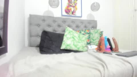 miss_big_ass21 online show from March 10, 1:01 am