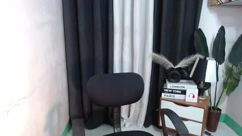 Snapshot of miss_catherinex chatting on June 1, 1:46 pm miss_catherinex online show from June 1, 1:46 pm
