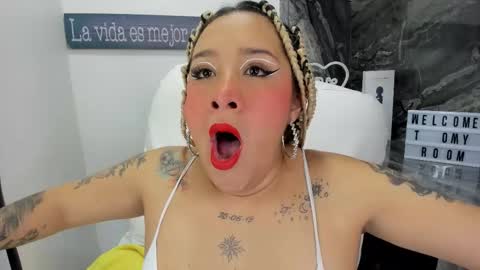 Snapshot of miss_danika chatting on December 23, 10:57 am Danika online show from December 23, 10:57 am