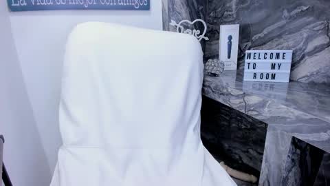 Snapshot of miss_danika chatting on January 7, 11:01 am Danika online show from January 7, 11:01 am