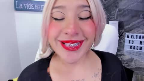 Snapshot of miss_danika chatting on January 12, 11:04 am Danika online show from January 12, 11:04 am