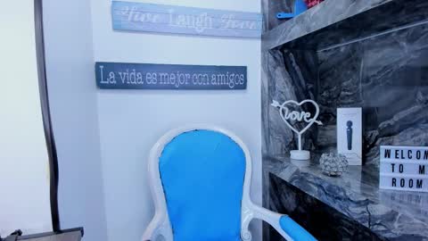 Snapshot of miss_danika chatting on January 14, 11:05 am Danika online show from January 14, 11:05 am