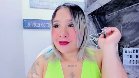 Snapshot of miss_danika chatting on February 5, 11:04 am Danika online show from February 5, 11:04 am