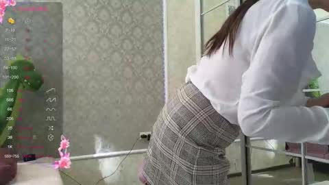 Snapshot of miss_divora chatting on October 22, 9:31 am miss_divora online show from October 22, 9:31 am
