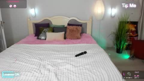 Elia online show from February 15, 11:36 pm