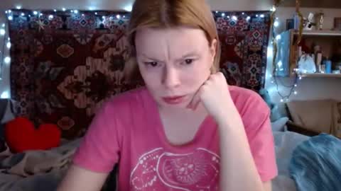 Elis online show from December 13, 1:22 pm