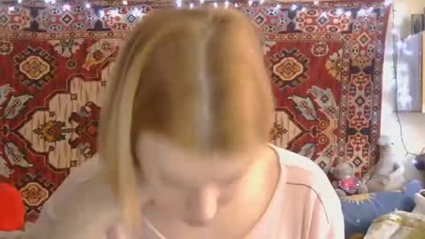 Elis online show from March 2, 12:23 pm
