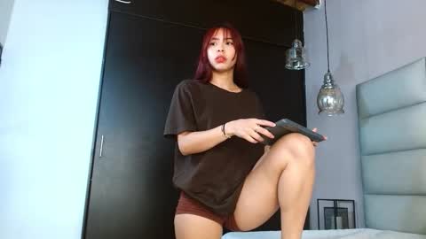 Snapshot of miss_emma_2 chatting on February 23, 7:44 pm emma online show from February 23, 7:44 pm