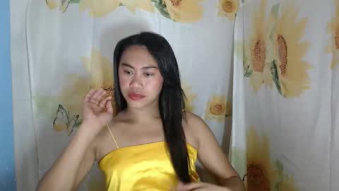 Snapshot of miss_eva2025 chatting on January 8, 6:05 am Eva online show from January 8, 6:05 am