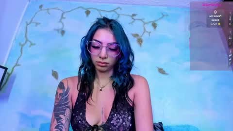 miss_evans_ online show from April 28, 1:37 am