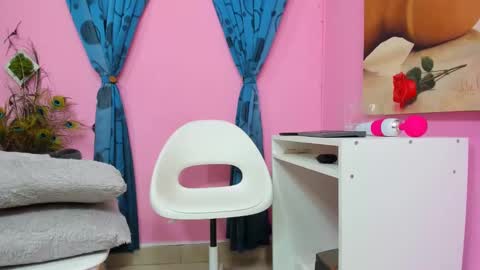 Monica Patricia online show from December 18, 1:48 am