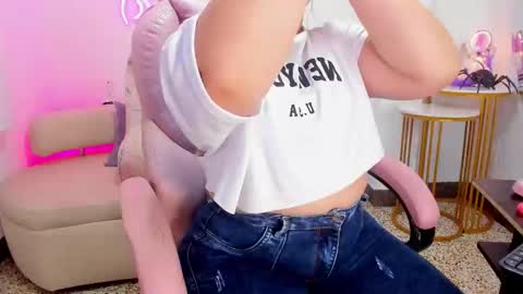 Snapshot of miss_francheska chatting on October 18, 11:33 am Francheska online show from October 18, 11:33 am