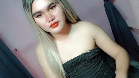 Snapshot of miss_horny139736 chatting on February 27, 10:15 am miss_horny139736 online show from February 27, 10:15 am