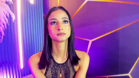 Snapshot of miss_isa19 chatting on May 11, 4:04 pm miss_isa19 online show from May 11, 4:04 pm