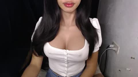 Lyn online show from April 1, 12:39 pm