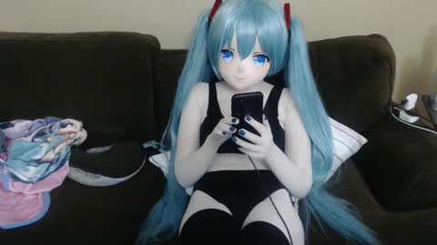 Snapshot of miss_kigu_miku chatting on December 11, 2:52 am Miku online show from December 11, 2:52 am