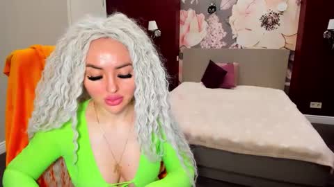 Snapshot of miss_kiten chatting on September 11, 7:03 pm miss_kiten online show from September 11, 7:03 pm