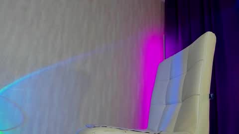 Snapshot of miss_kreez chatting on November 28, 10:51 am Sonya online show from November 28, 10:51 am