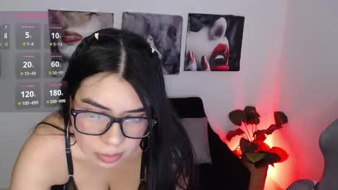 Laila online show from March 22, 12:25 am