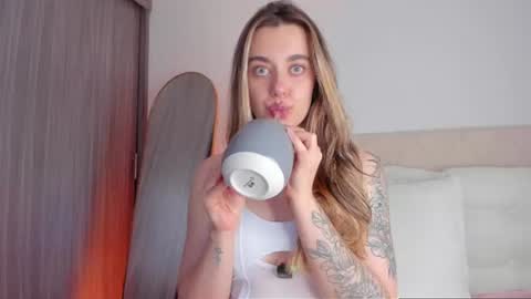 Snapshot of miss_lanaa chatting on July 16, 3:01 am Alana online show from July 16, 3:01 am