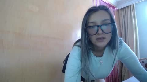 Snapshot of miss_lilieth chatting on January 5, 5:27 pm lilieth online show from January 5, 5:27 pm