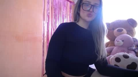 Snapshot of miss_lilieth chatting on January 8, 3:47 pm lilieth online show from January 8, 3:47 pm