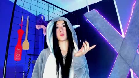 miss_lilith_bdsm online show from May 20, 4:57 pm