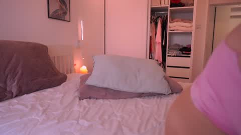 Maya online show from June 15, 2:41 pm