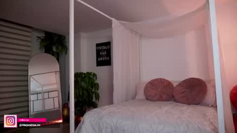 Alejandra online show from June 18, 2:01 am