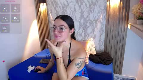 Snapshot of miss_merlin_ chatting on April 23, 12:29 pm Merlin online show from April 23, 12:29 pm