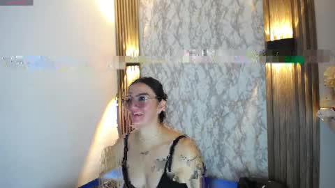 Snapshot of miss_merlin_ chatting on April 24, 3:42 am Merlin online show from April 24, 3:42 am