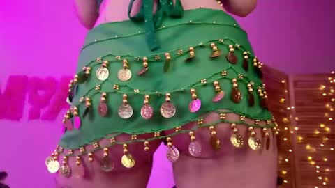 Snapshot of miss_mia_meow chatting on October 20, 4:24 am Mamma Mia online show from October 20, 4:24 am