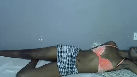 Snapshot of miss_pretty1 chatting on December 3, 11:03 pm miss_pretty1 online show from December 3, 11:03 pm