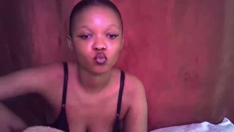 Snapshot of miss_rihanna2 chatting on October 24, 6:54 am miss_rihanna2 online show from October 24, 6:54 am