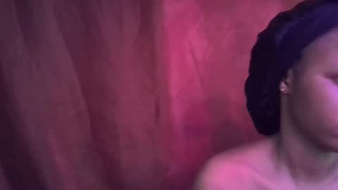 Snapshot of miss_rihanna2 chatting on November 10, 4:22 am miss_rihanna2 online show from November 10, 4:22 am