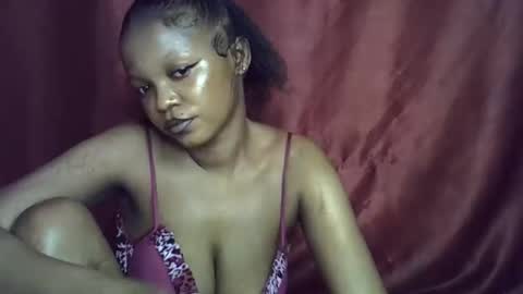 Snapshot of miss_rihanna2 chatting on December 15, 8:51 am miss_rihanna2 online show from December 15, 8:51 am