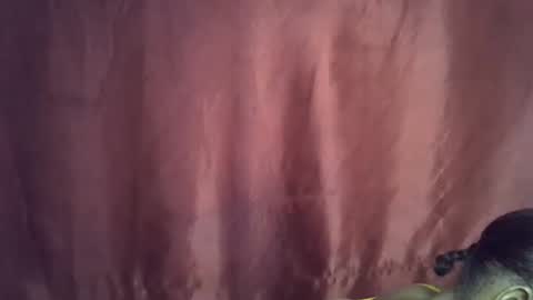 Snapshot of miss_rihanna2 chatting on December 16, 9:03 am miss_rihanna2 online show from December 16, 9:03 am