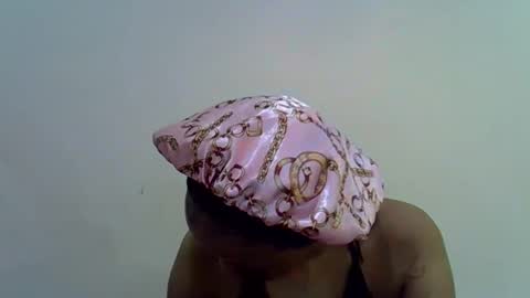 Snapshot of miss_rihanna2 chatting on February 9, 5:17 pm miss_rihanna2 online show from February 9, 5:17 pm