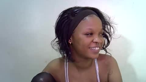 Snapshot of miss_rihanna2 chatting on February 10, 5:33 am miss_rihanna2 online show from February 10, 5:33 am