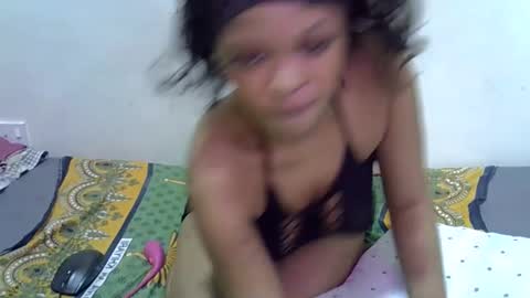 Snapshot of miss_rihanna2 chatting on February 23, 7:28 am miss_rihanna2 online show from February 23, 7:28 am