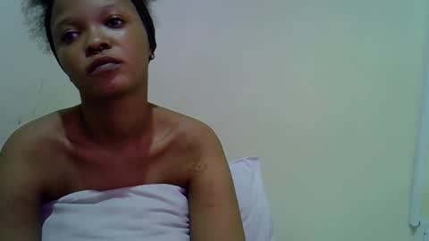 Snapshot of miss_rihanna2 chatting on March 6, 12:40 am miss_rihanna2 online show from March 6, 12:40 am